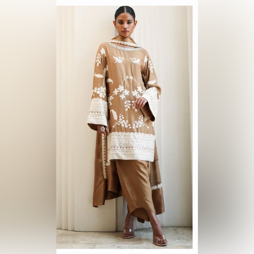 Floral Embroidered Tan Kurta Set. Pakistani/Indian wear
